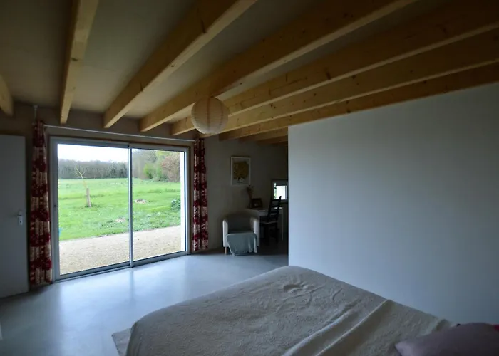 D'hotes La Folie Bed and Breakfast